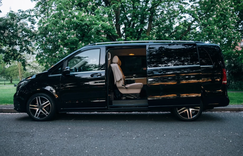 Albert Park Chauffeur Service | Albert Park Airport Transfers to & from Melbourne Airport